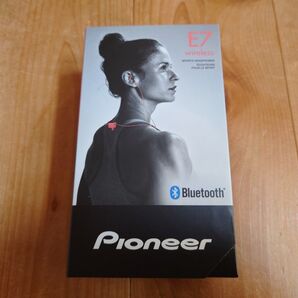 Pioneer SE-E7BT(R)