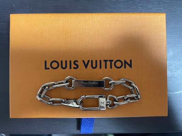 LOUIS VUITTON シルバーチェーンブレスレット
