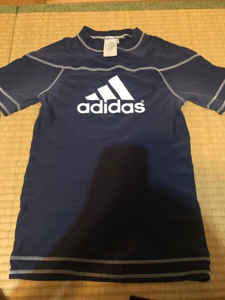 アディダス adidas 半袖ラッシュガード 160