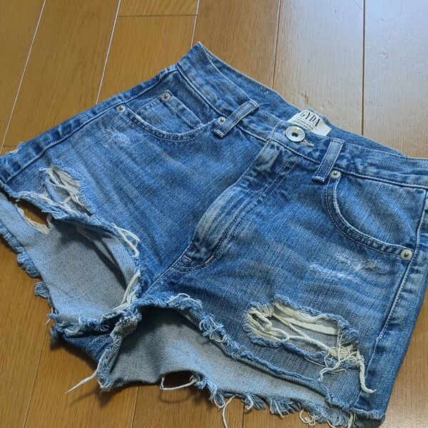 GYDA ダメージデニムショートパンツ