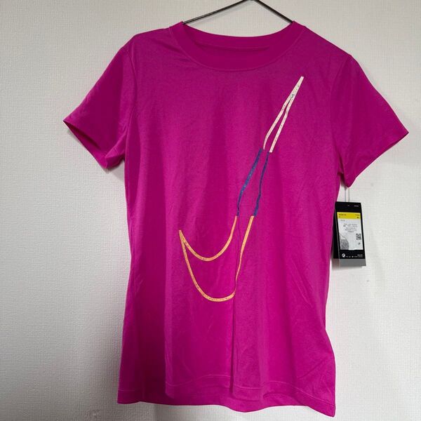 NIKE Tシャツ ピンク Sサイズ 新品 タグ付き レディース