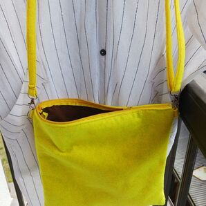 テヅクリショルダーバッグ