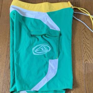 【REEF】【美品】サーフショーツ