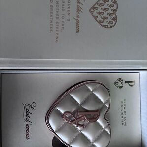 Peony GLOW OF LOVE HIGHLIGHTER