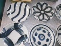 陶器製　お皿　６種　日本　食器　絵柄違い６点　ビスク　昭和レトロ　模様　絵皿 和食　日本料理　盛り皿　デザイン　送料着払い_画像2