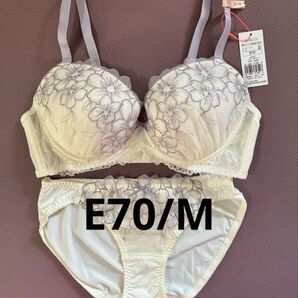 【新作】Daily AMOSTYLE 3/4カップブラ 上下セット スウィートフローラ AMST521 オフホワイト E70/M