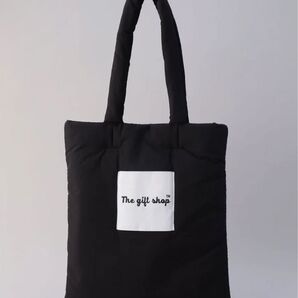 【展開店舗限定】The gift shop(ザ・ギフト・ショップ)パディングトートバッグ