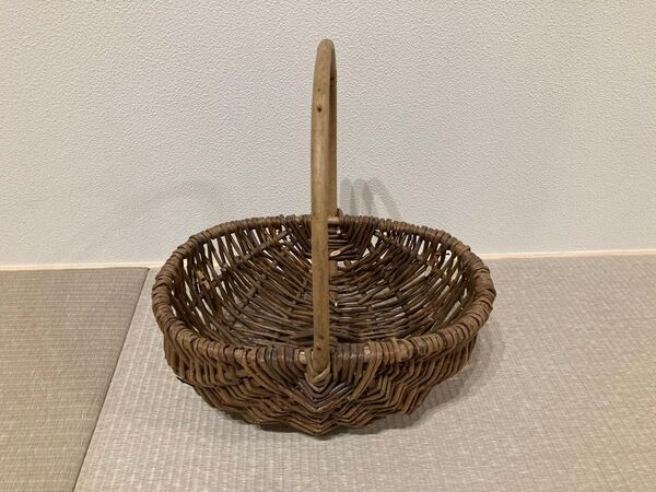木のかご 直径約30cm