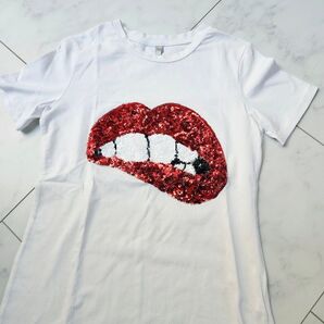 スパンコールTシャツ 唇 半袖Tシャツ Tシャツ 白 ホワイト キスマーク リップ 唇