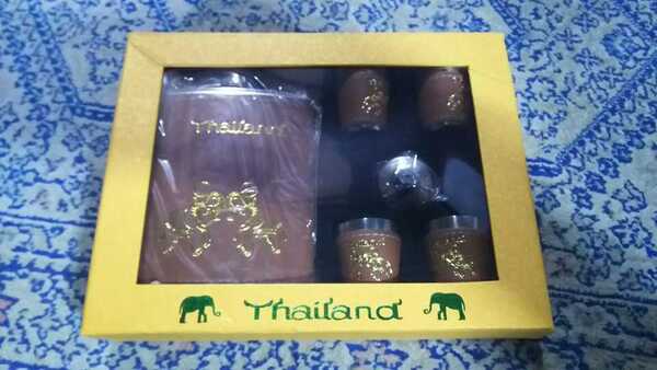 タイランド ウイスキー スキットル? フラスコ? 未使用 送料無料 管か