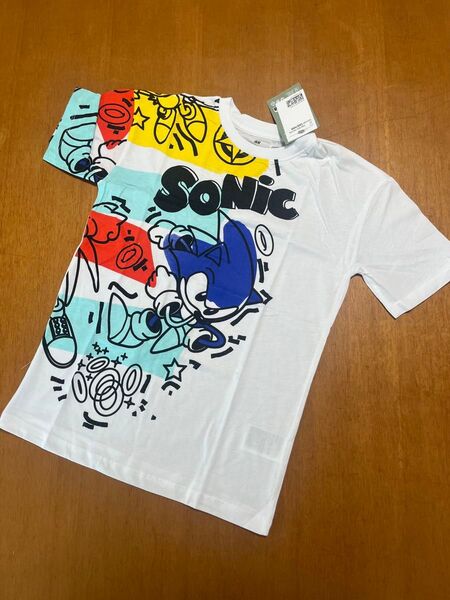 新品タグ付き エイチアンドエム ソニック Tシャツ135-140cm SONIC