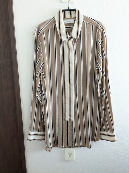 TODAYFUL ベージュストライプ 長袖シャツ