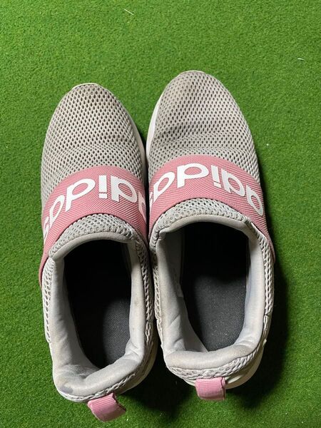 adidas スニーカー ピンク グレー レディース
