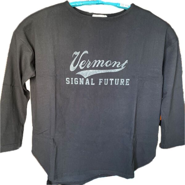 Vermont ロゴ入り長袖Tシャツ ブラック