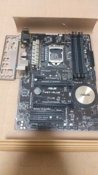 ASUS H97-PLUS LGA1150マザーボード IOパネル付属