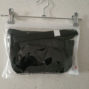 ユニクロ マルチポケットミニショルダー 非売品 黒