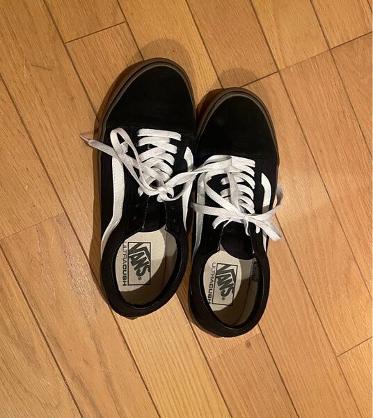 5/15まで値下げ中 スニーカー 靴 ブラック VANS 27.5