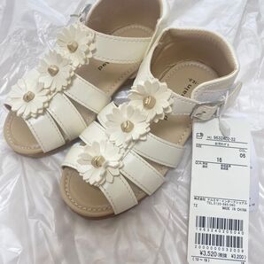 (タグ付き新品未使用)petitmain プティマイン お花サンダル ホワイト 16cm