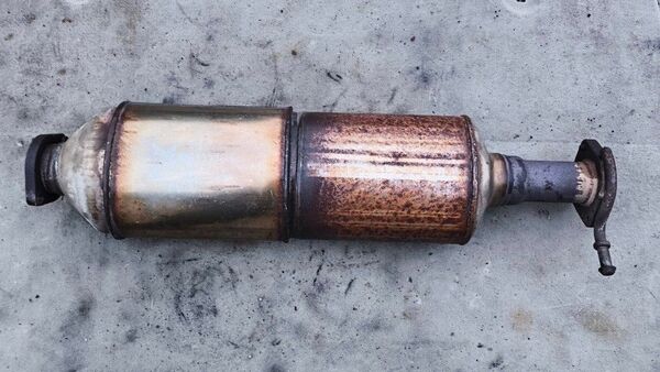 アルファロメオ 156 触媒 コンバーター Catalytic converter 60667304/60652864