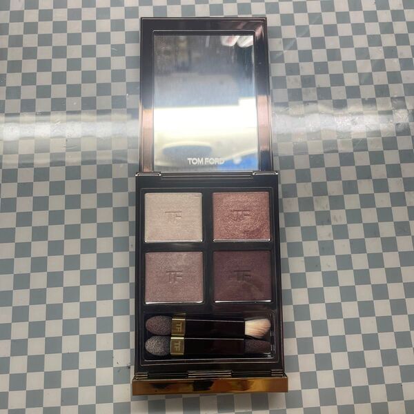 TOM FORD BEAUTY アイカラークォード 27 メテオリック