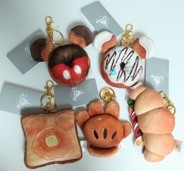 ミッキーズベーカリー ぬいぐるみキーチェーン・キーホルダー5種類セットMICKEY'S BAKERY ディズニーストア