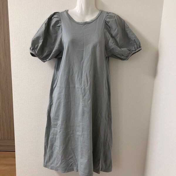 ワンピース 半袖 パフスリーブ くすみ 楽ちん ブルー グレー 水色系 夏 春 秋 膝丈 膝下丈 ミモレ丈 ミディ丈 1枚 綿