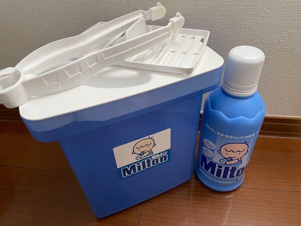 ミルトン哺乳瓶消毒容器 + おまけ付き