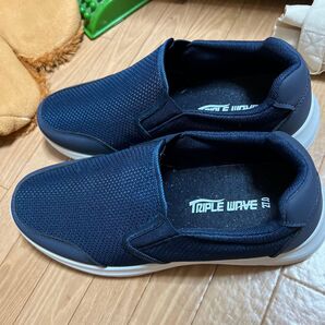 27センチの靴です夏用のメッシュです。