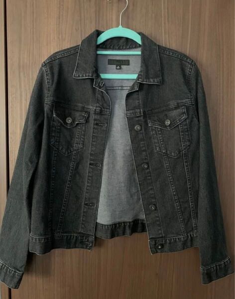 〇古着・超美品〇ユニクロ デニムジャケット 黒 Mサイズ