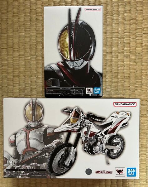 S.H.Figuarts真骨彫製法 仮面ライダーファイズ オートバジン(ビークルモード)