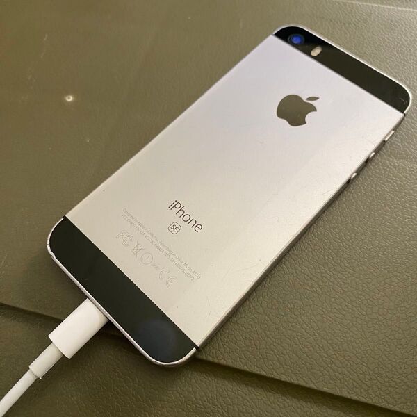 iPhone SE MLM62J/A シルバー