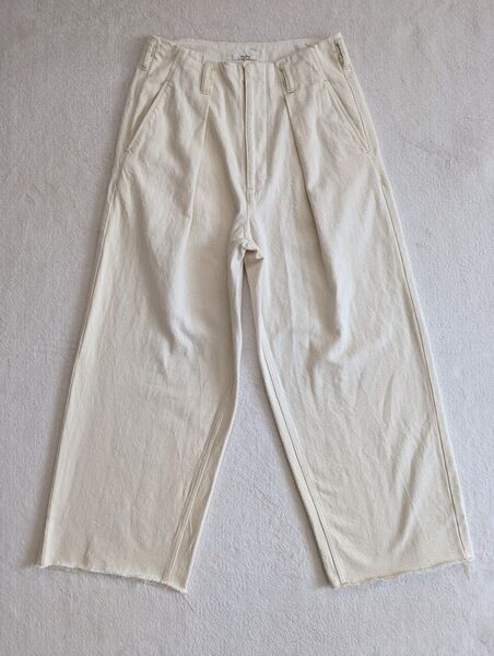 saby サバイ タックバギービンゴデニムパンツ Sサイズ/生成り/11.5oz/日本製/カットオフ