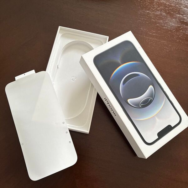 アイホン16e 空箱 iPhone Apple