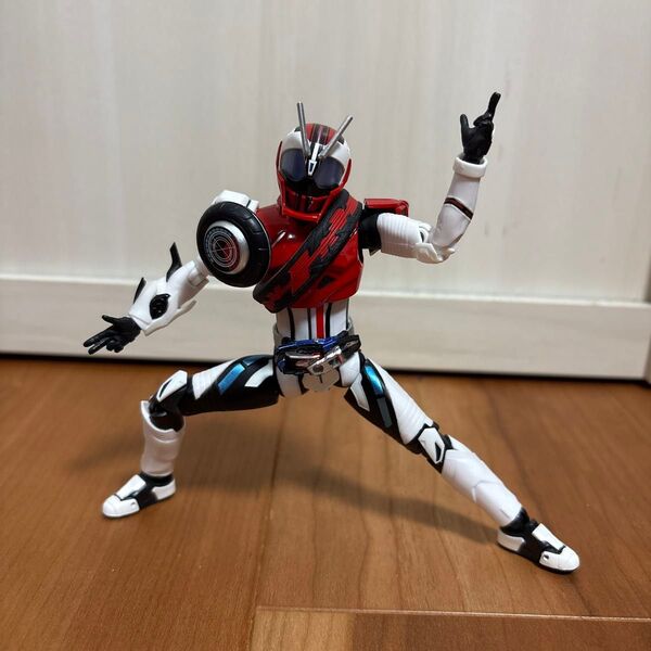 S.H.Figuarts 仮面ライダーデッドヒートマッハ