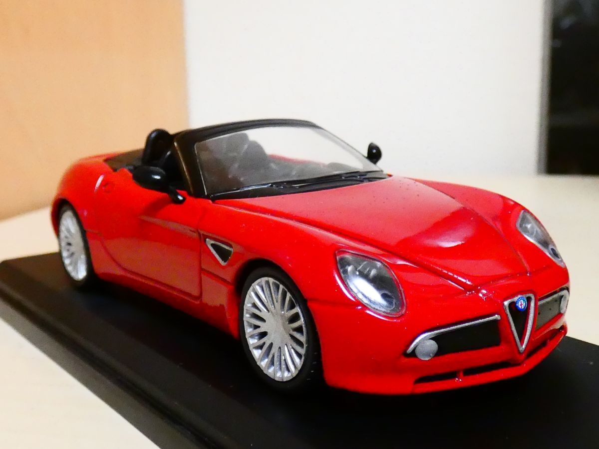 スパーク1/43 アルファロメオ 8C ジュネーブショー2007