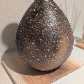 壺 + 台の木もお付けします!