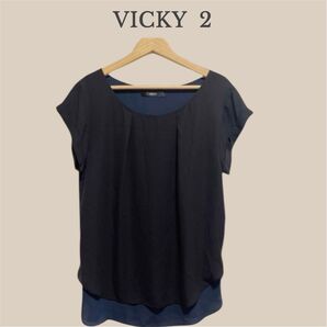 VICKY 半袖ブラウス サイズ2 黒/青