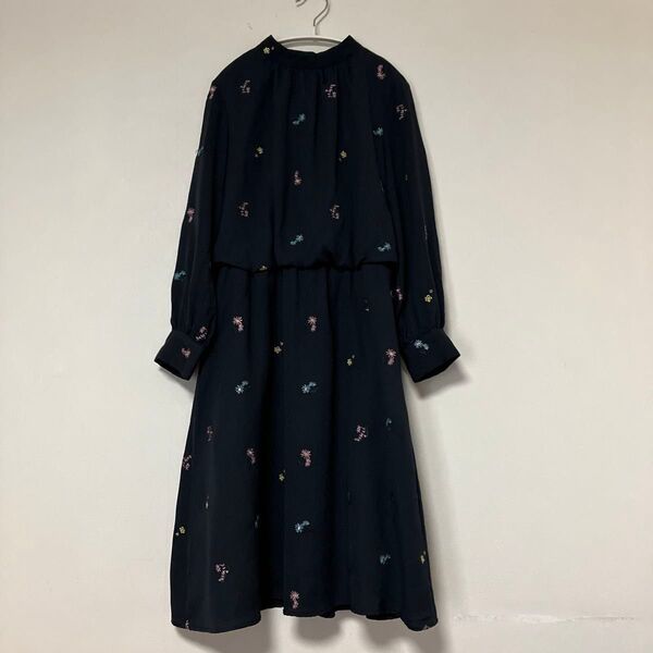 アクアガール 花柄ワンピース ハイネック ウエストゴム 長袖 ネイビー ひざ丈