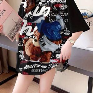 ベアーブラックデザインシャツ トップス Tシャツ