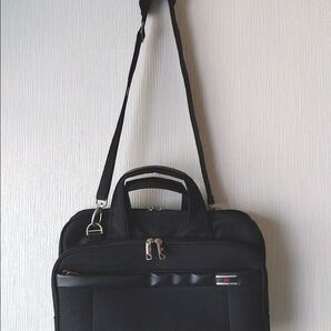 キャリーオン機能付きビジネスバッグ