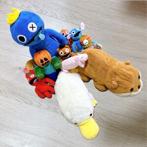 ぬいぐるみ大量 マイクラ Rainbow Friends かわうそ かものはし