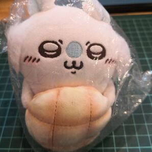 ちいかわ デスクトップから見守る引っかけぬいぐるみ メロンパン モモンガ