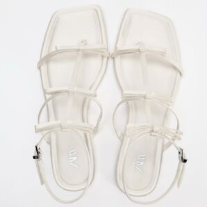 zara フラットサンダル