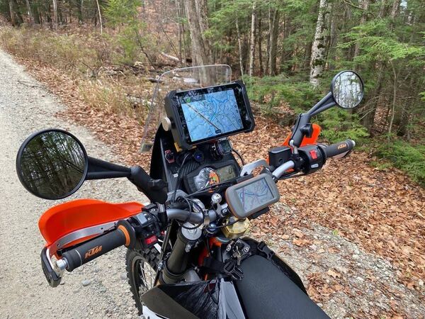 Tripltek8 8インチナビ 防水 防塵 android OS アウトドア スマホ 頑丈 キャンプドローン 映像伝送 災害