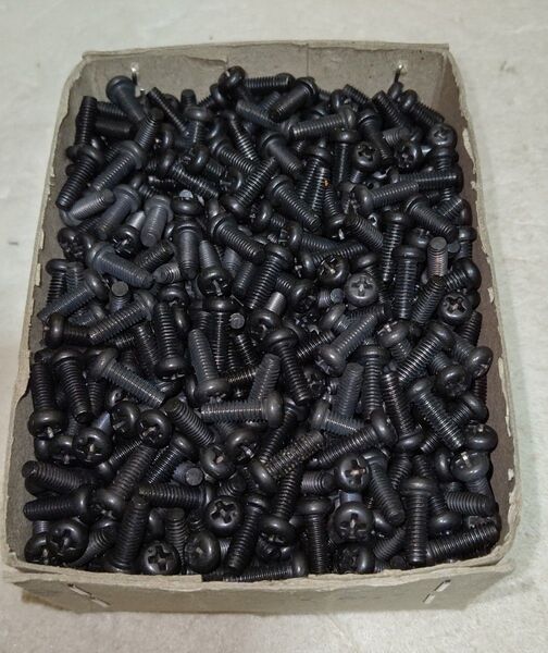 ステンレス ナベ小ネジ M4×12mm ブラック色【約1350g】余剰品