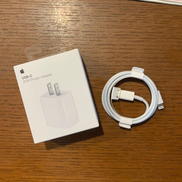Apple 20W USB-C電源アダプタ MHJ83AM/A 新品未開封(1個)と純正品充電ケーブル(未使用品) 1個