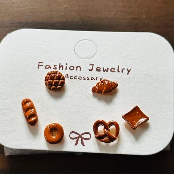 ピアス パン 未使用 アクセサリー