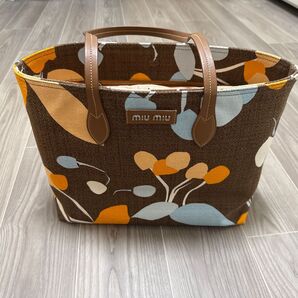 miumiu トートバッグ