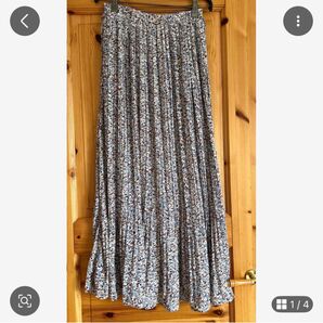 And Search 小花柄プリーツスカート