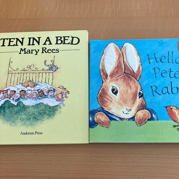【英語絵本】2冊セット TENIN A BED ピーターラビットの感触をたのしむ絵本
